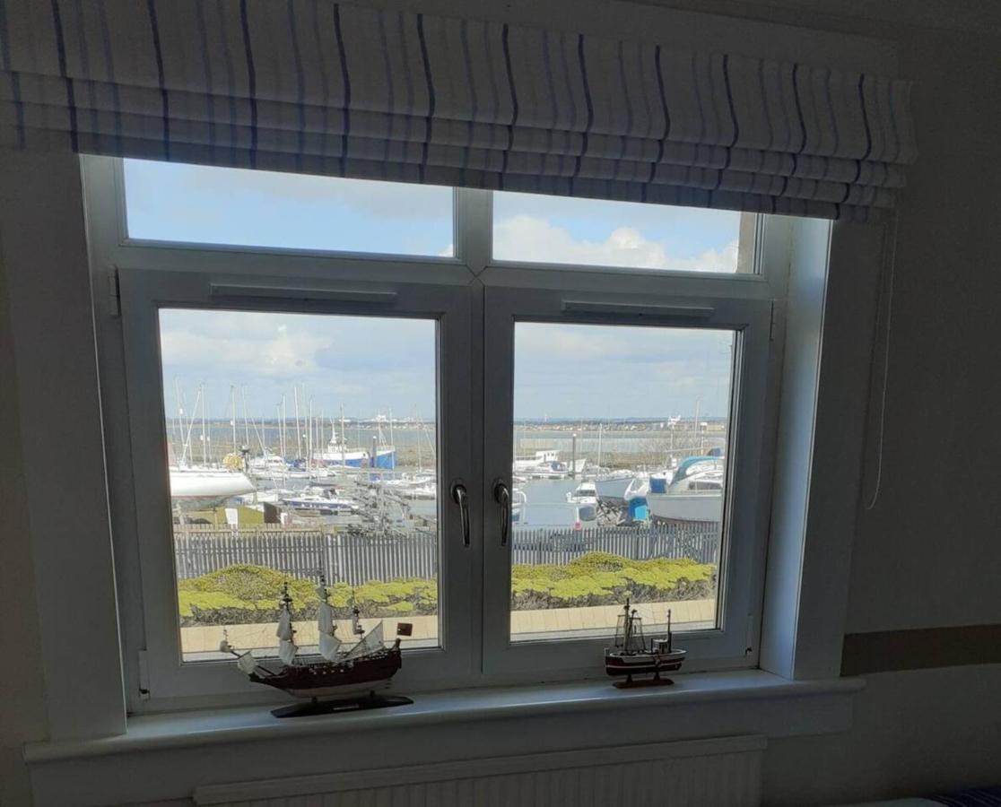 Marina View Lovely Upper 3 Bedroom Apartment Troon Exterior foto