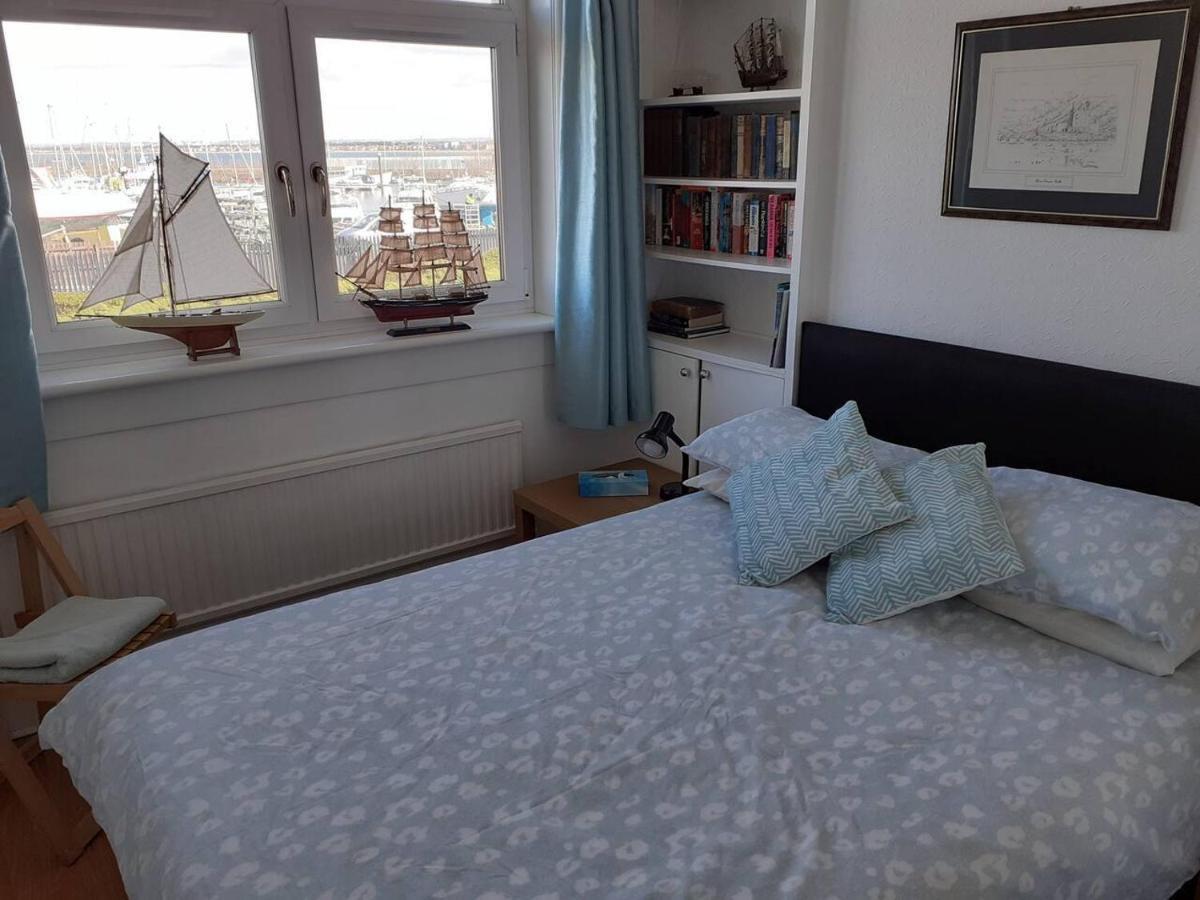 Marina View Lovely Upper 3 Bedroom Apartment Troon Exterior foto