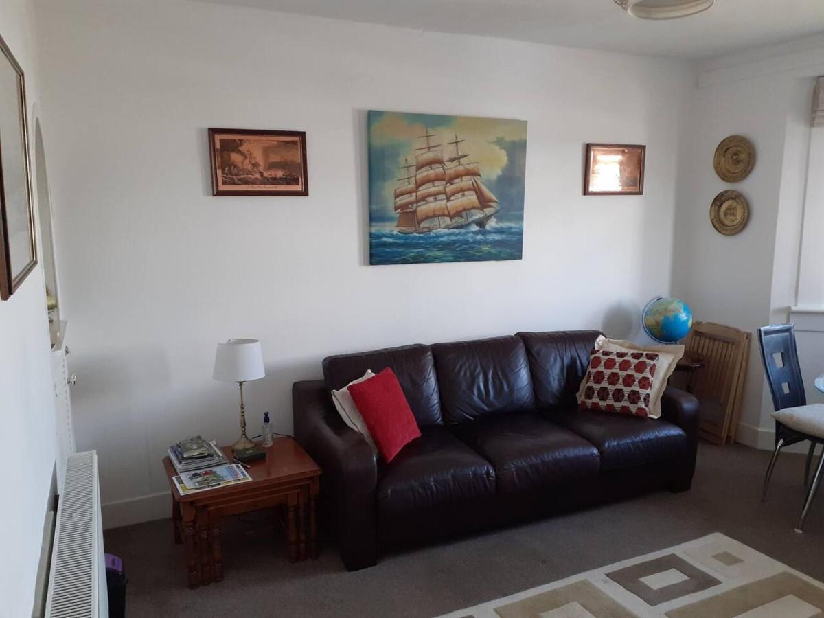 Marina View Lovely Upper 3 Bedroom Apartment Troon Exterior foto